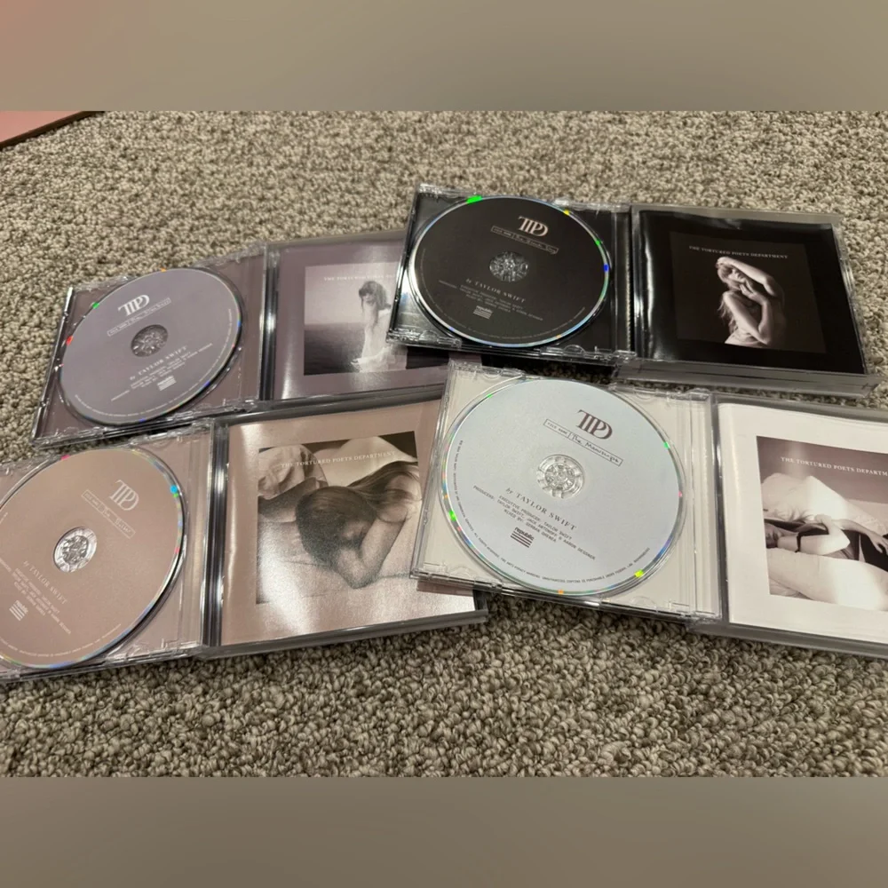 Taylor Swift Tortured Poets CD set - cds only - Picture 3 of 3